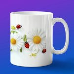 Летняя кружка: ромашки и божьи коровки